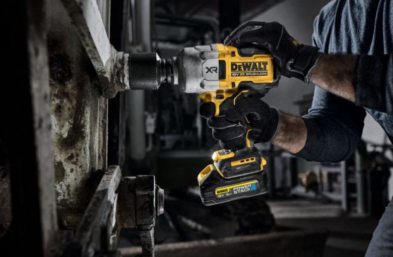 DeWalt DCF964N aku udarni odvijač profesionalni alat